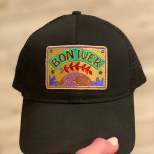 Bon Iver hat